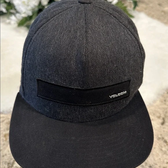 Volcom hat - Picture 2 of 6